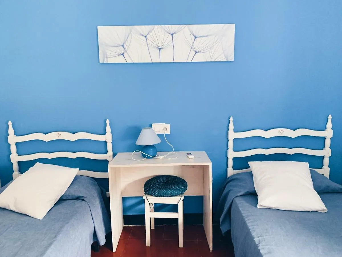 Hostal Portbou Guest house