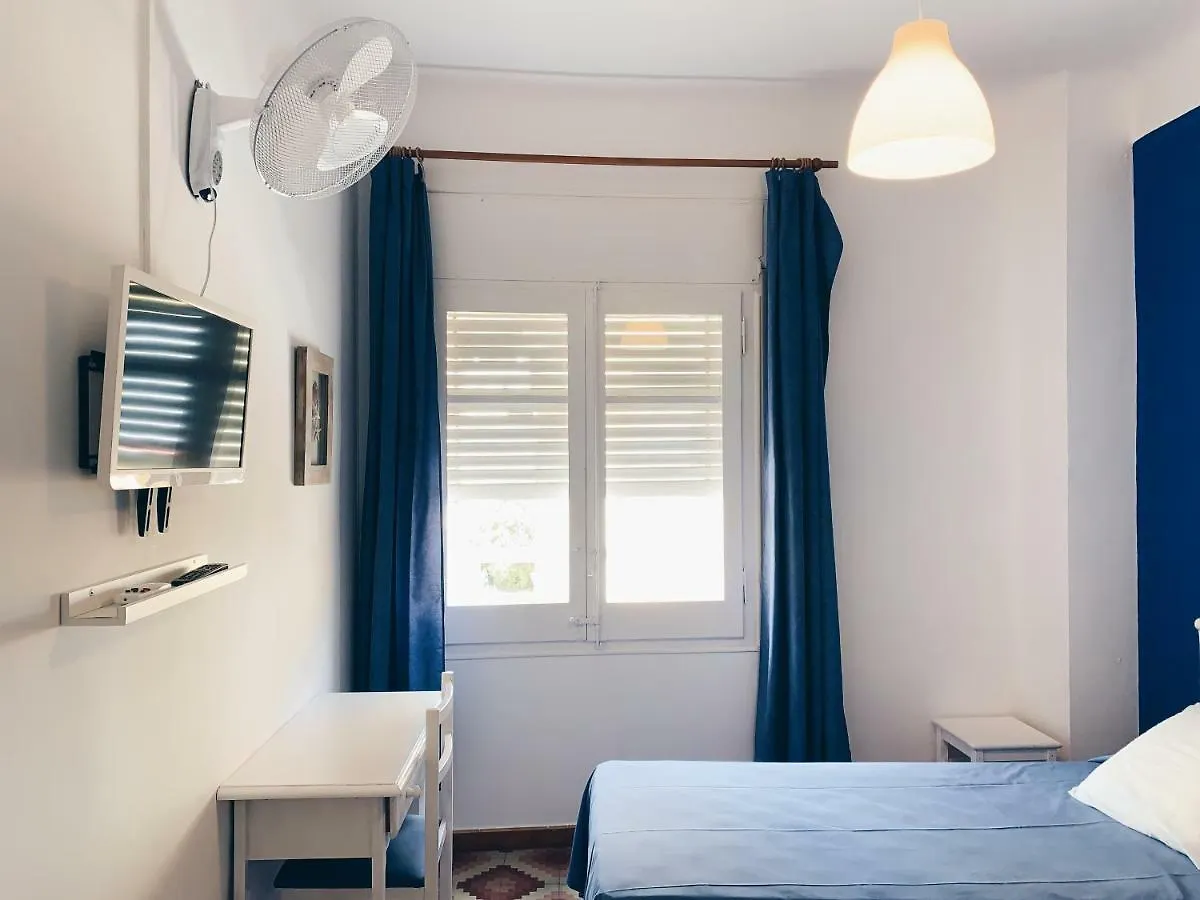 Hostal Portbou 5*,