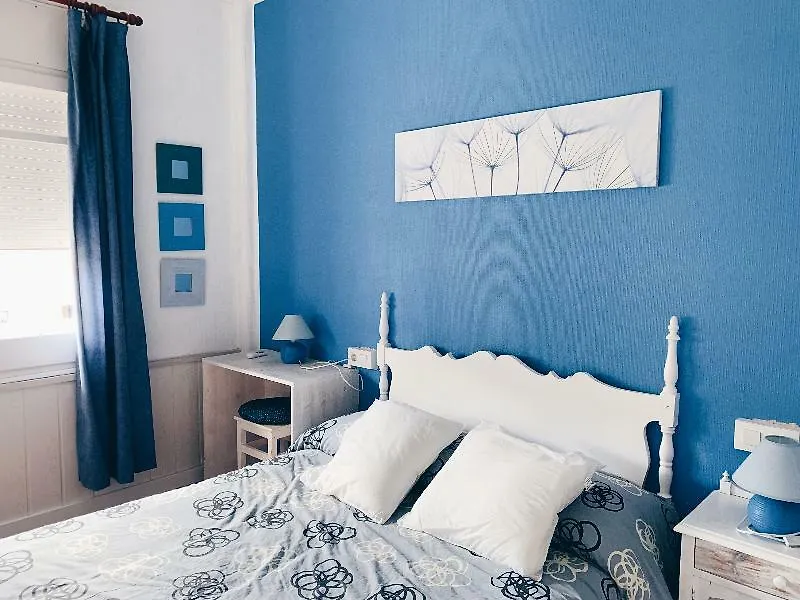 Hostal Portbou Guest house